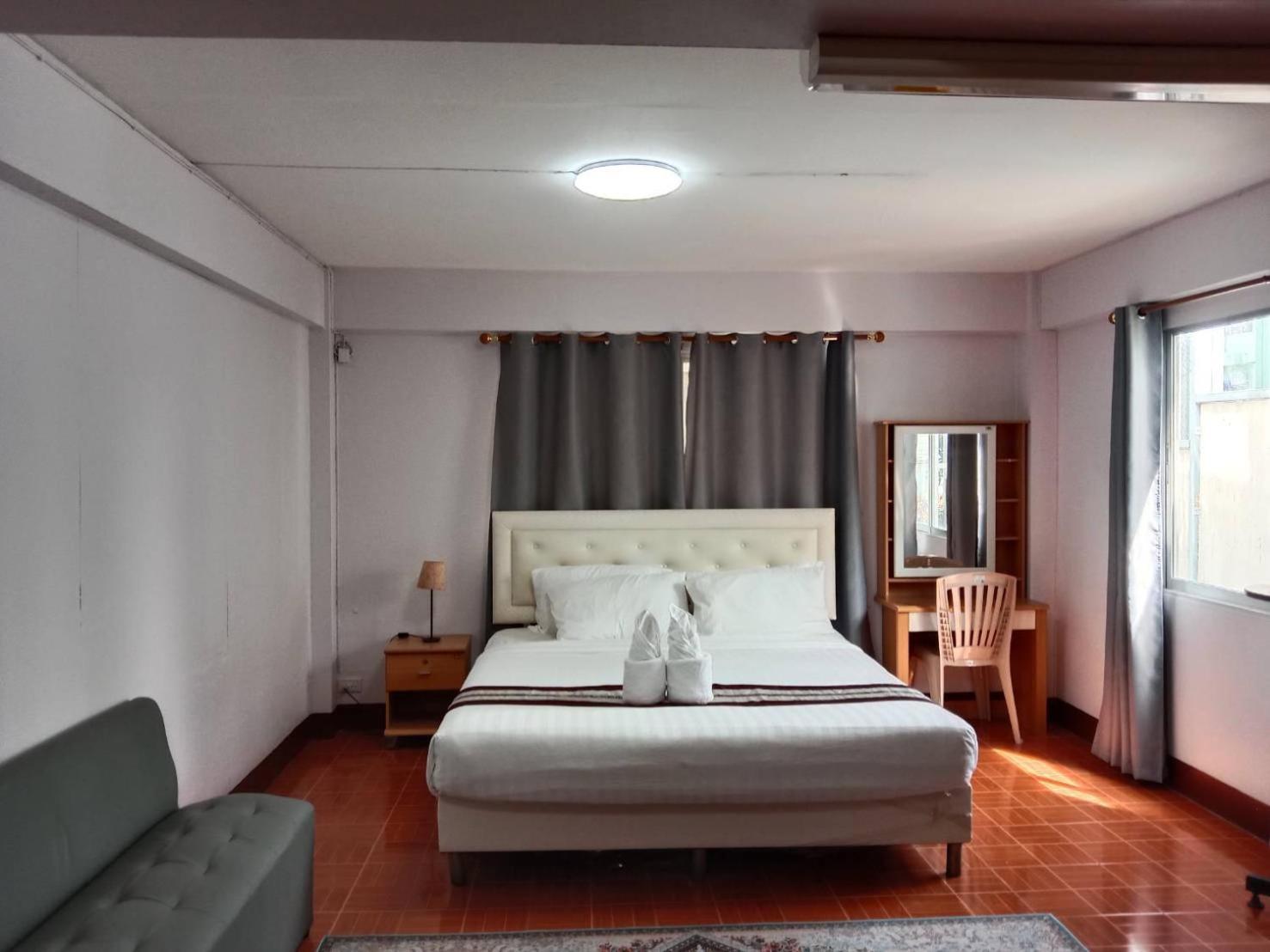 Beachfront Hotel Cha Am Cha-Am Buitenkant foto