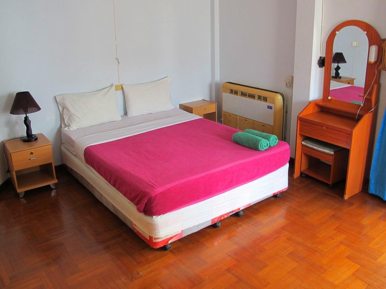 Beachfront Hotel Cha Am Cha-Am Buitenkant foto