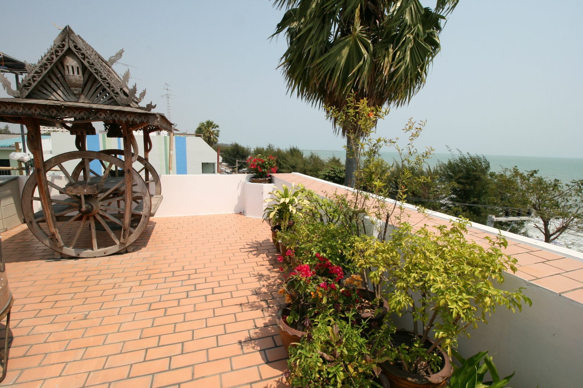 Beachfront Hotel Cha Am Cha-Am Buitenkant foto